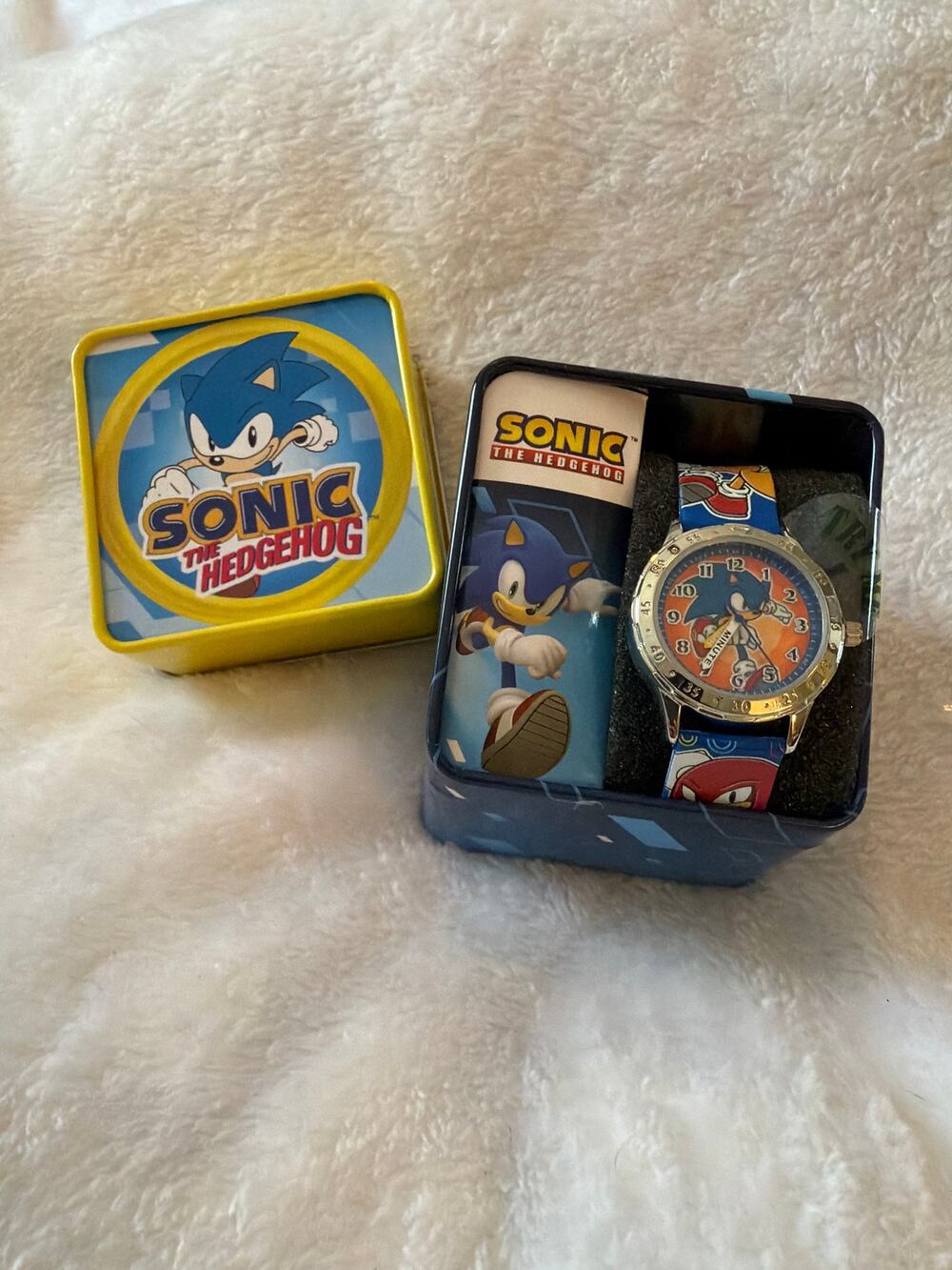 SEGA Sonic The Hedgehog Kids Wrist Watch Lighted Blue Band w/ Tin Accutime NEW